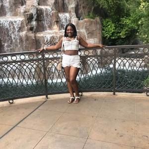 Meet your Posher, Toya